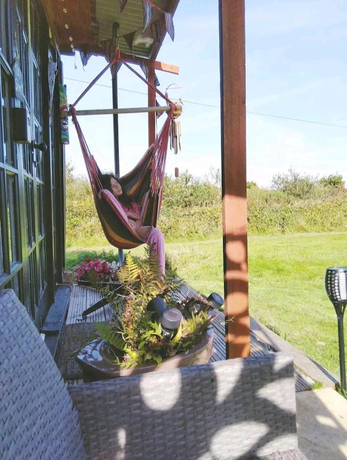 Treguth Glamping Unique Experience - Themed Huts Hotel Saint Day Eksteriør billede